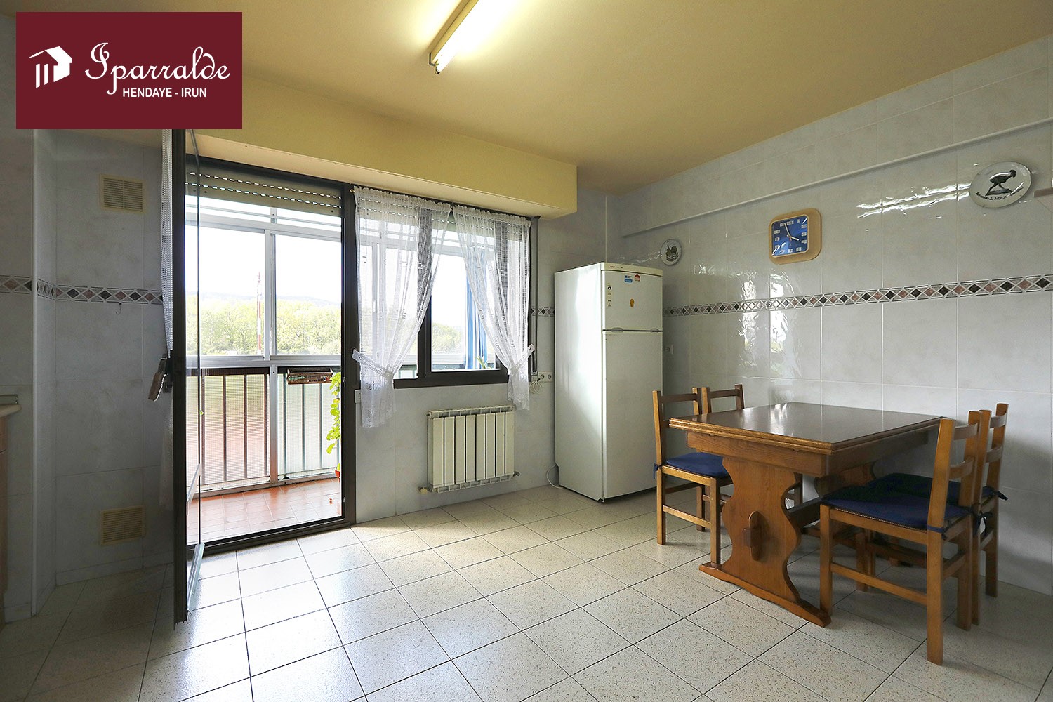 Amplia vivienda. totalmente exterior, con buenas vistas en Belasko