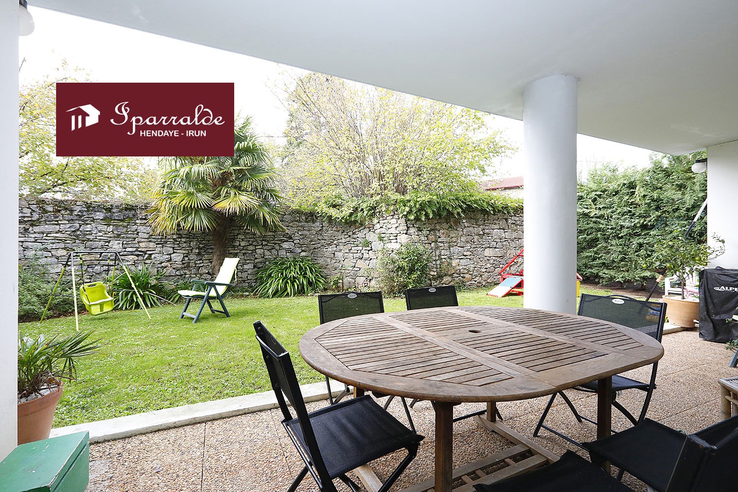 Espectacular vivienda de 3 habitaciones con Terraza y Jardín, ademá...