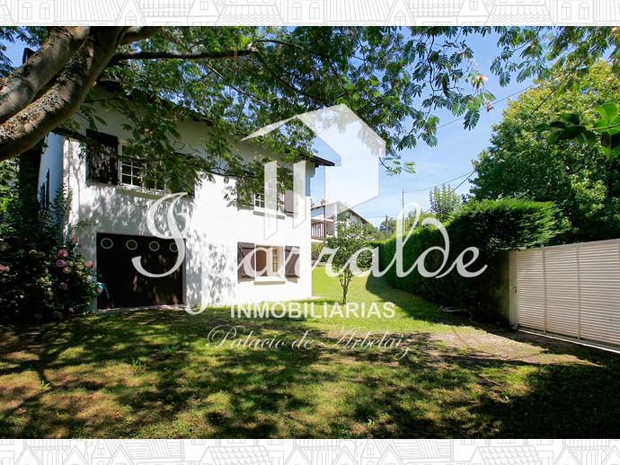 Espectacular Villa Indivual en Hendaia con 6 habitaciones y 3 baños.