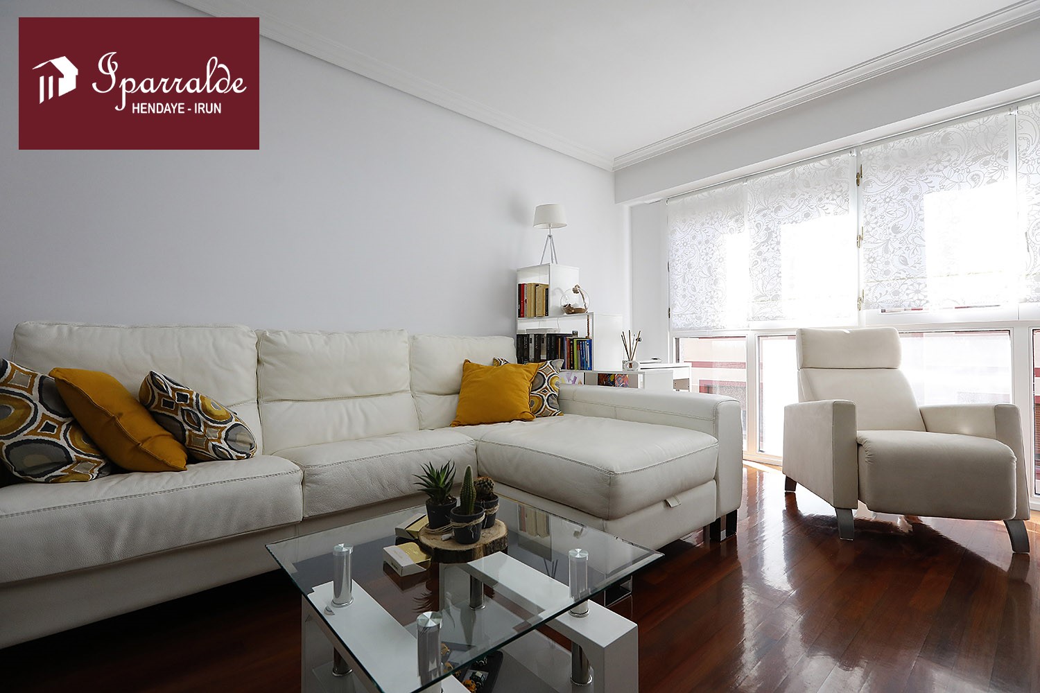 Precioso piso para entrar a vivir, en zona céntrica y de servicios. ...