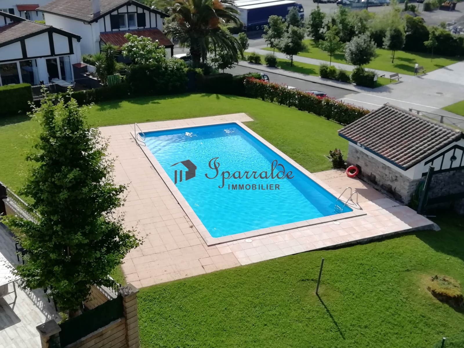 A la venta precioso dúplex de 100m2 con 3 habitaciones, terraza, jar...