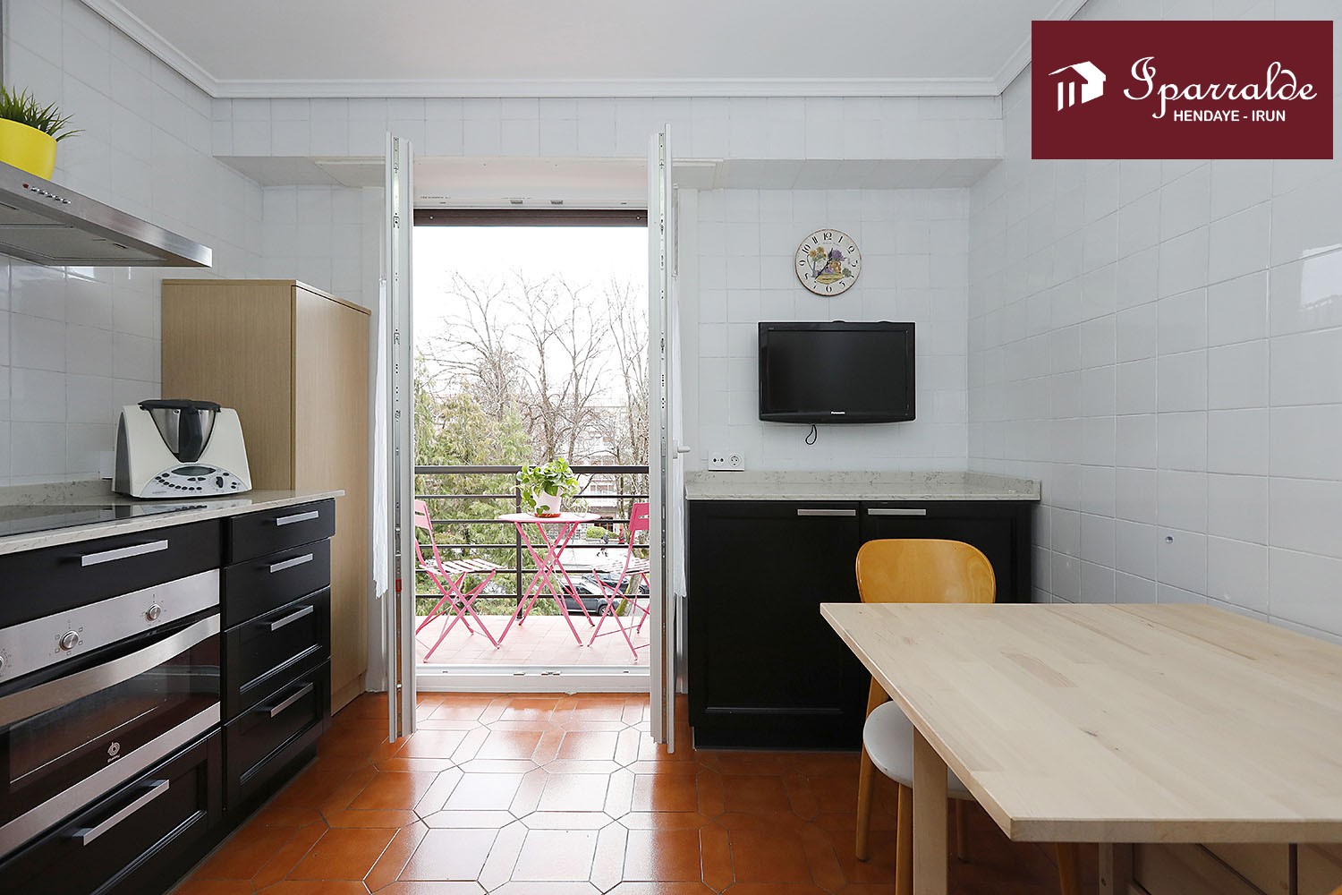 Bonito y renovado piso en zona céntrica con vistas despejadas
