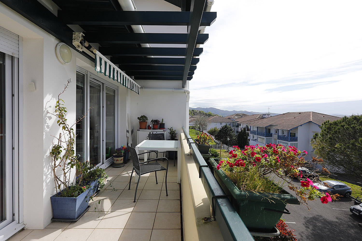 Pecioso piso de una habitación con Terraza soleada, vistas despejada...