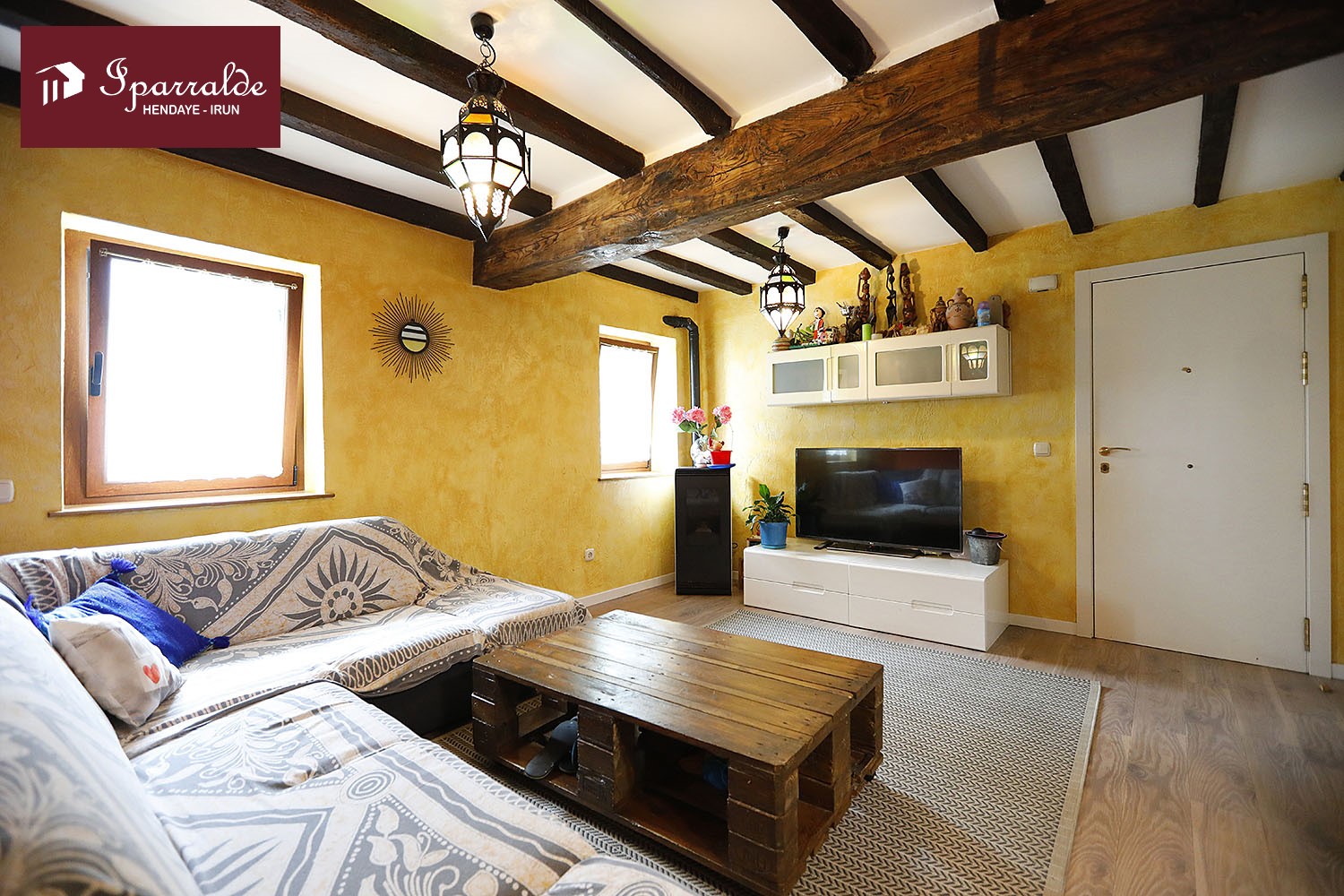 Vivienda con encanto, de 3 habitaciones en el barrio de Behobia de Ir...