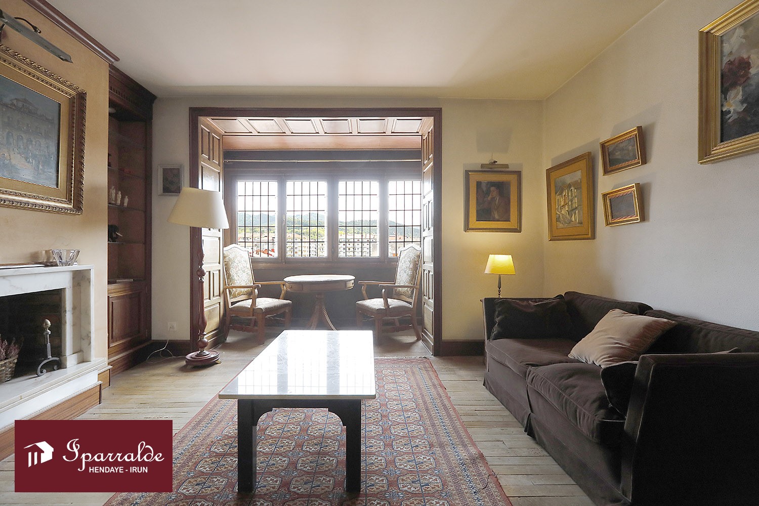 Piso muy amplio de 4 habitaciones, con grandes vistas, en el Paseo Co...