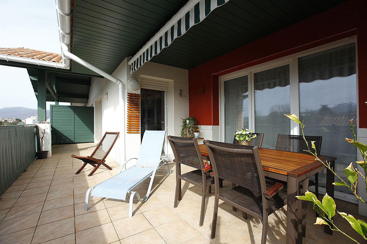 A la venta en Hendaia, bonito piso de 3 habitaciones de 80m2 con terr...