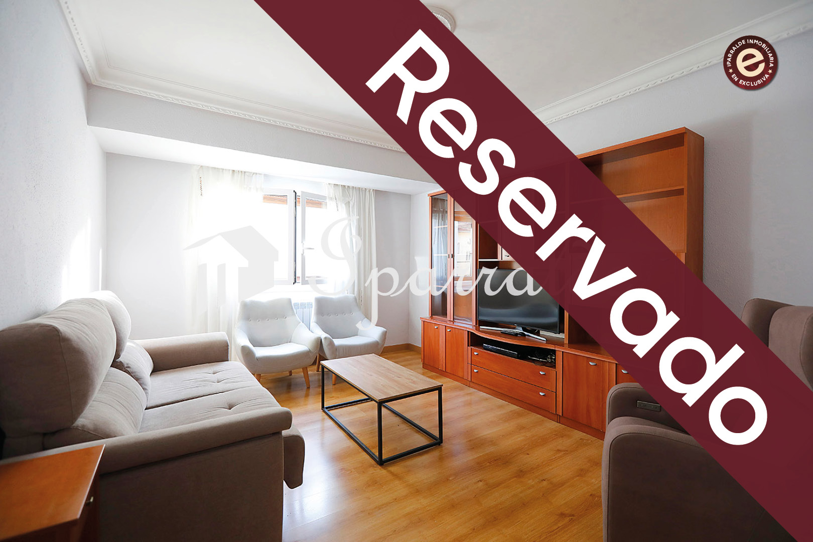 Bonita vivienda de tres habitaciones, para entrar a vivir, en el barr...