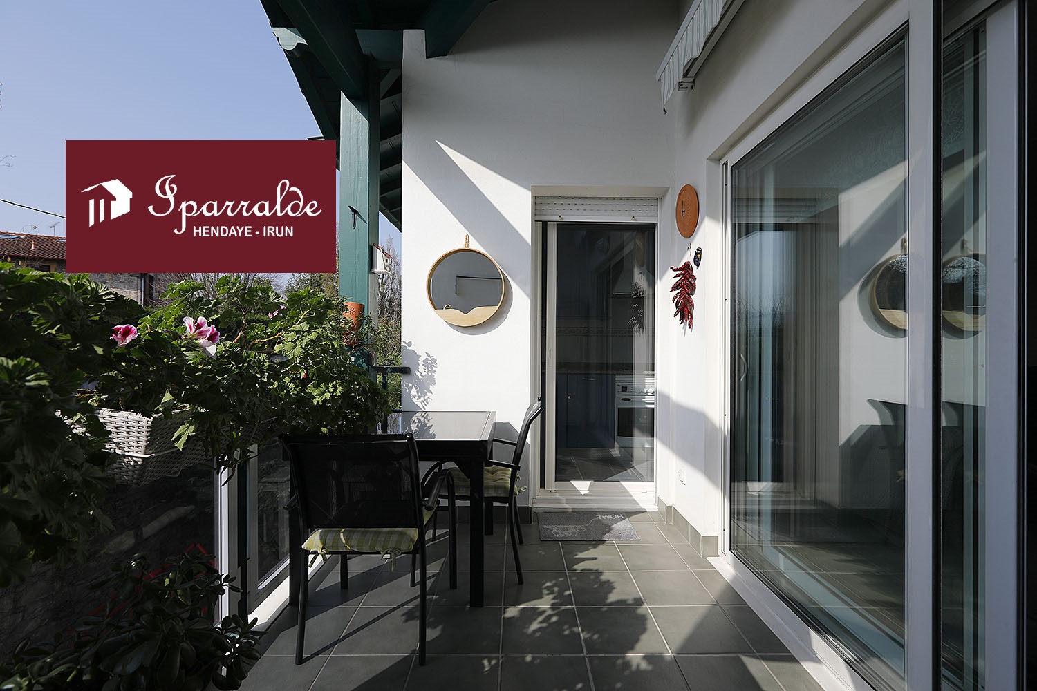 Duplex de Tipo T3bis (2 habitaciones+alcoba) con garaje cerrado y tra...