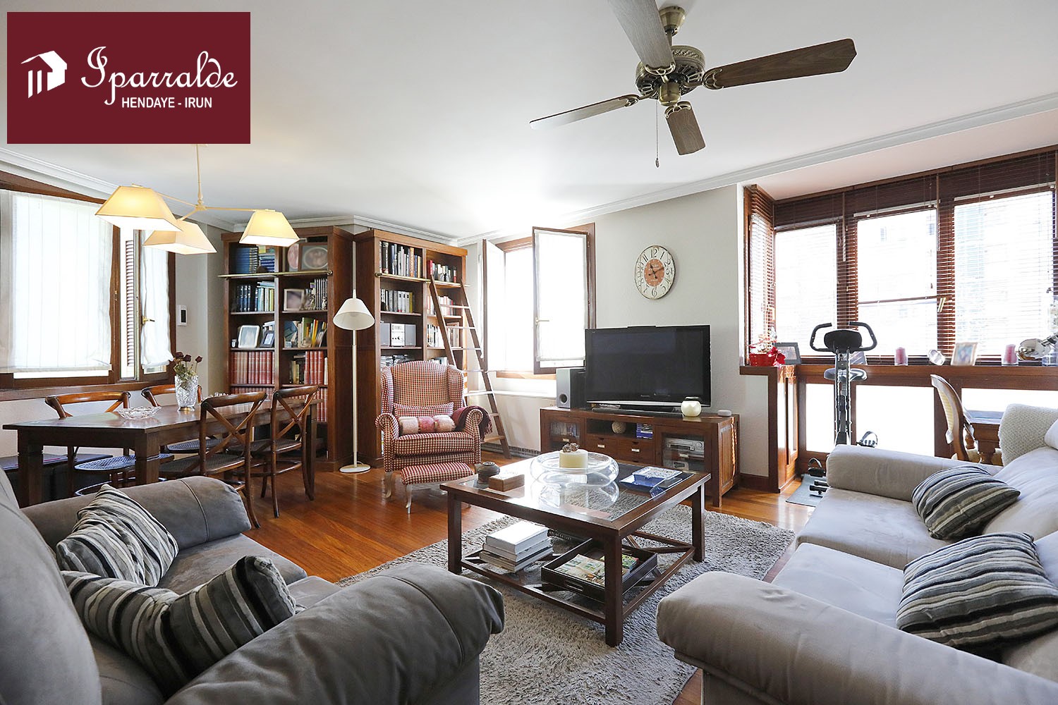 Impecable vivienda de 103 m2 útiles, muy soleada , en la zona de San...