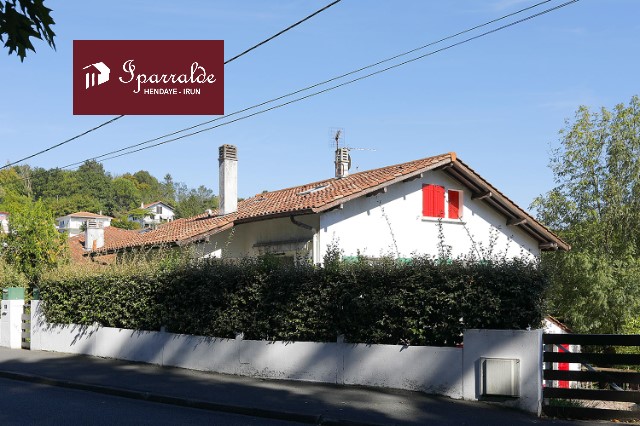 Coqueto apartamento en villa de 35m2, con orientacion suroeste y vist...