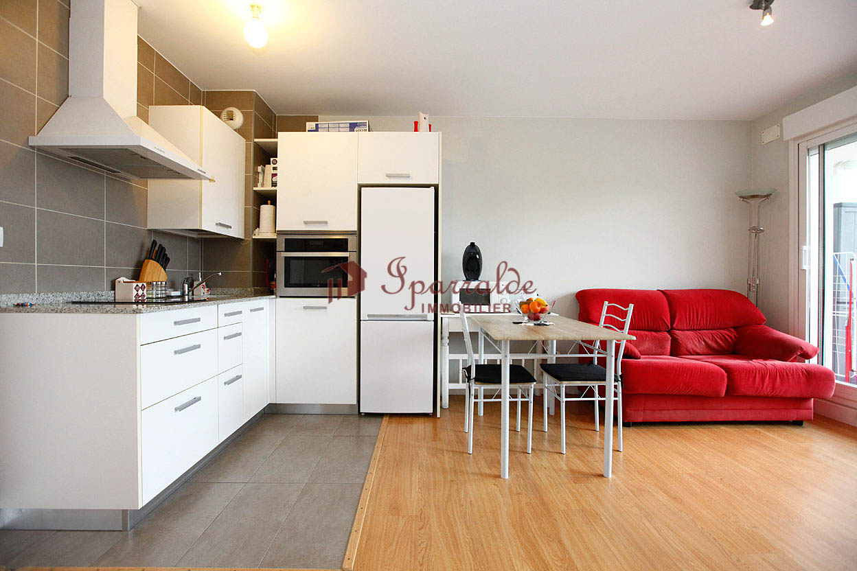 A la venta bonito apartamento de una habitación con raya de garaje ...
