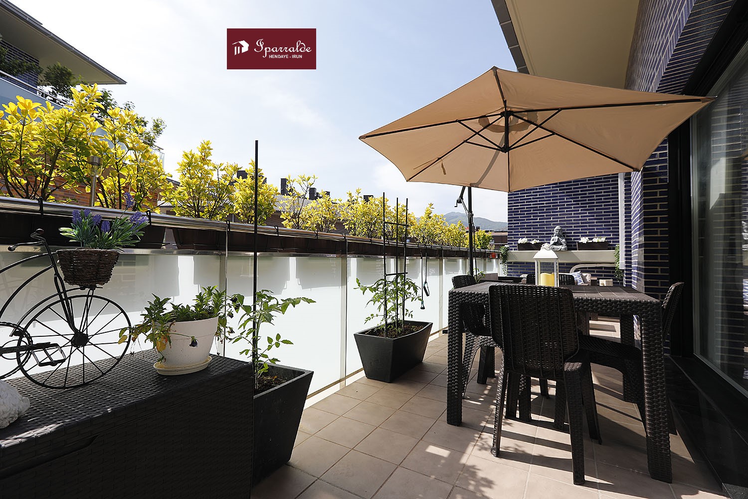 Plaza Juan Wollmer: Precioso dúplex de 105 m2  y en última planta d...