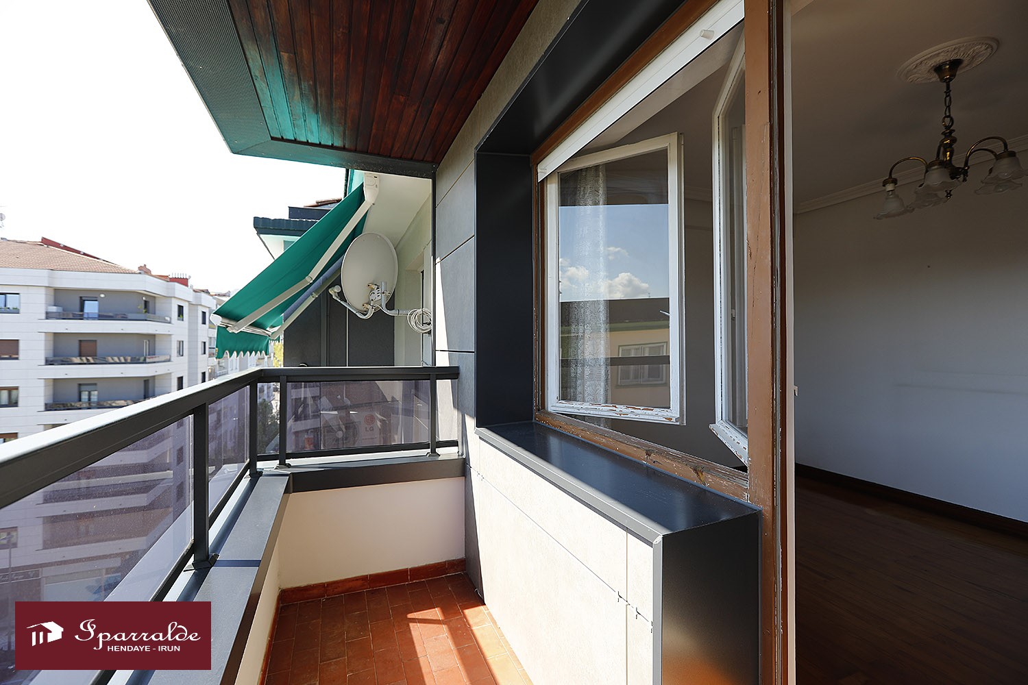 Soleada y céntrica vivienda de dos habitaciones en la calle Aduana d...