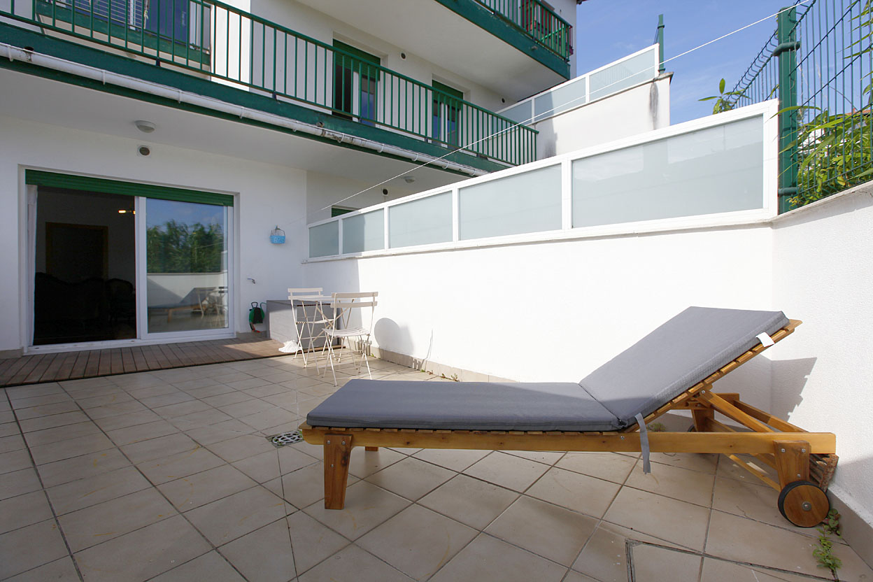 Bonito piso de 2 habitaciones en en el centro de Hendaya con Terraza ...