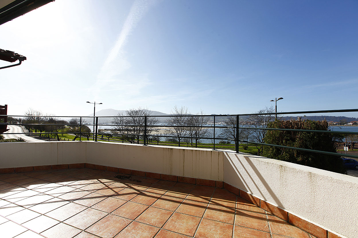 Venta de exclusivo dúplex en Hendaya en edificio emblemático con ma...