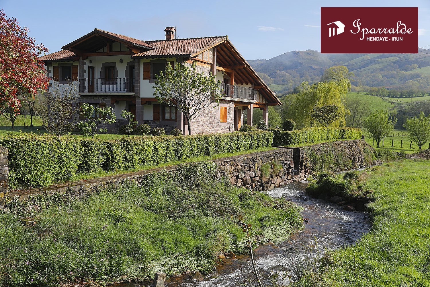 Espectacular propiedad en el Baztán, con parcela de 10.000 m2