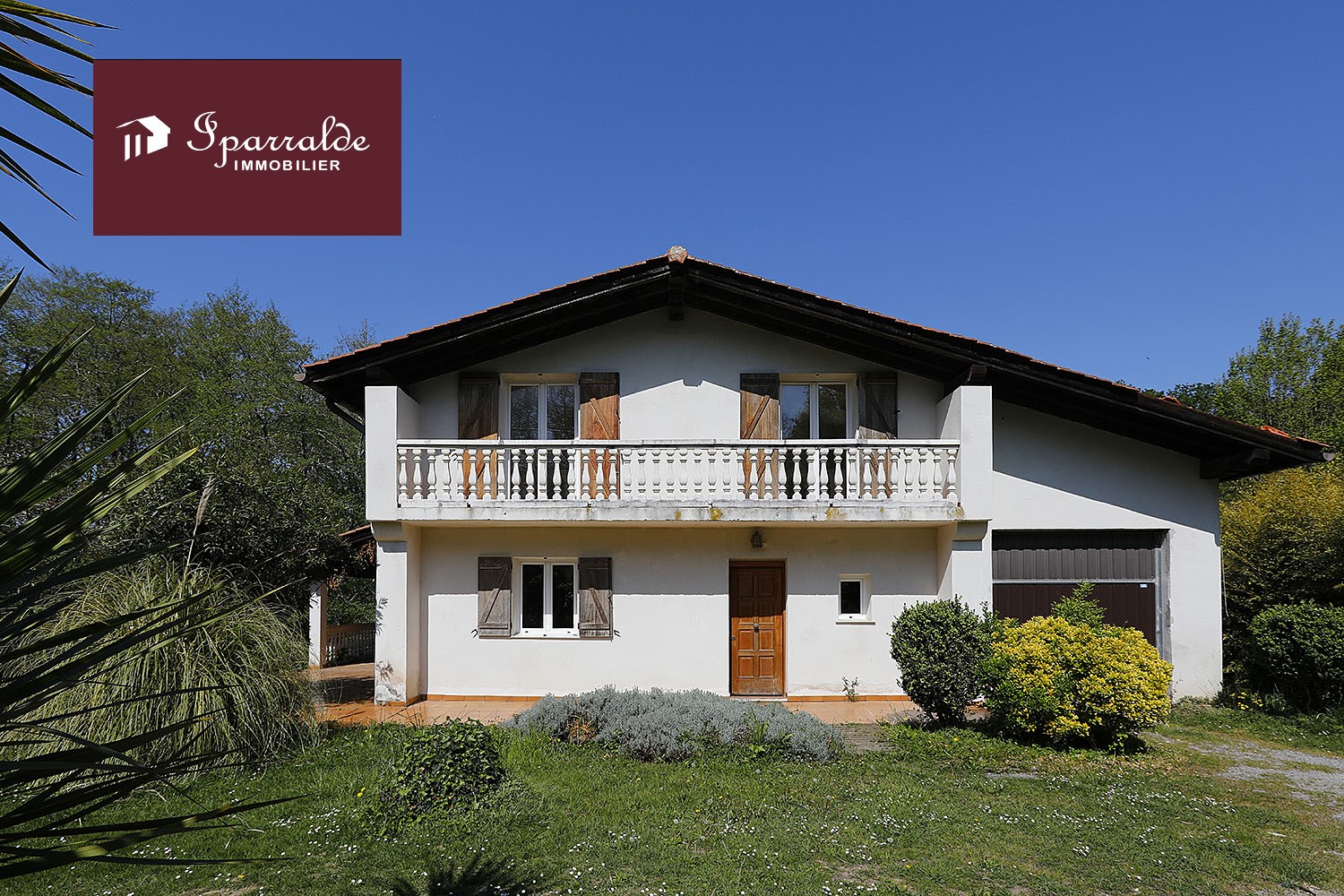 VILLA INDIVIDUAL en AHETZE (64) de tipo T5 de 150m2 con terraza, gara...
