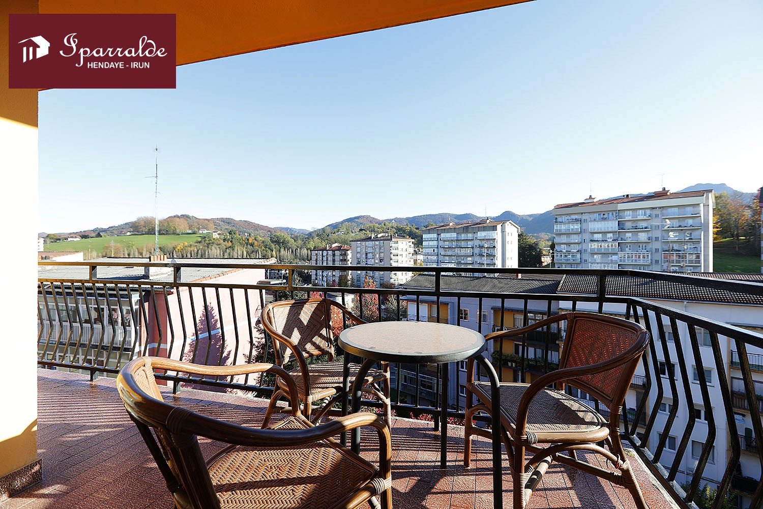 Vivienda de 3 habitaciones, con ascensor y preciosas vistas