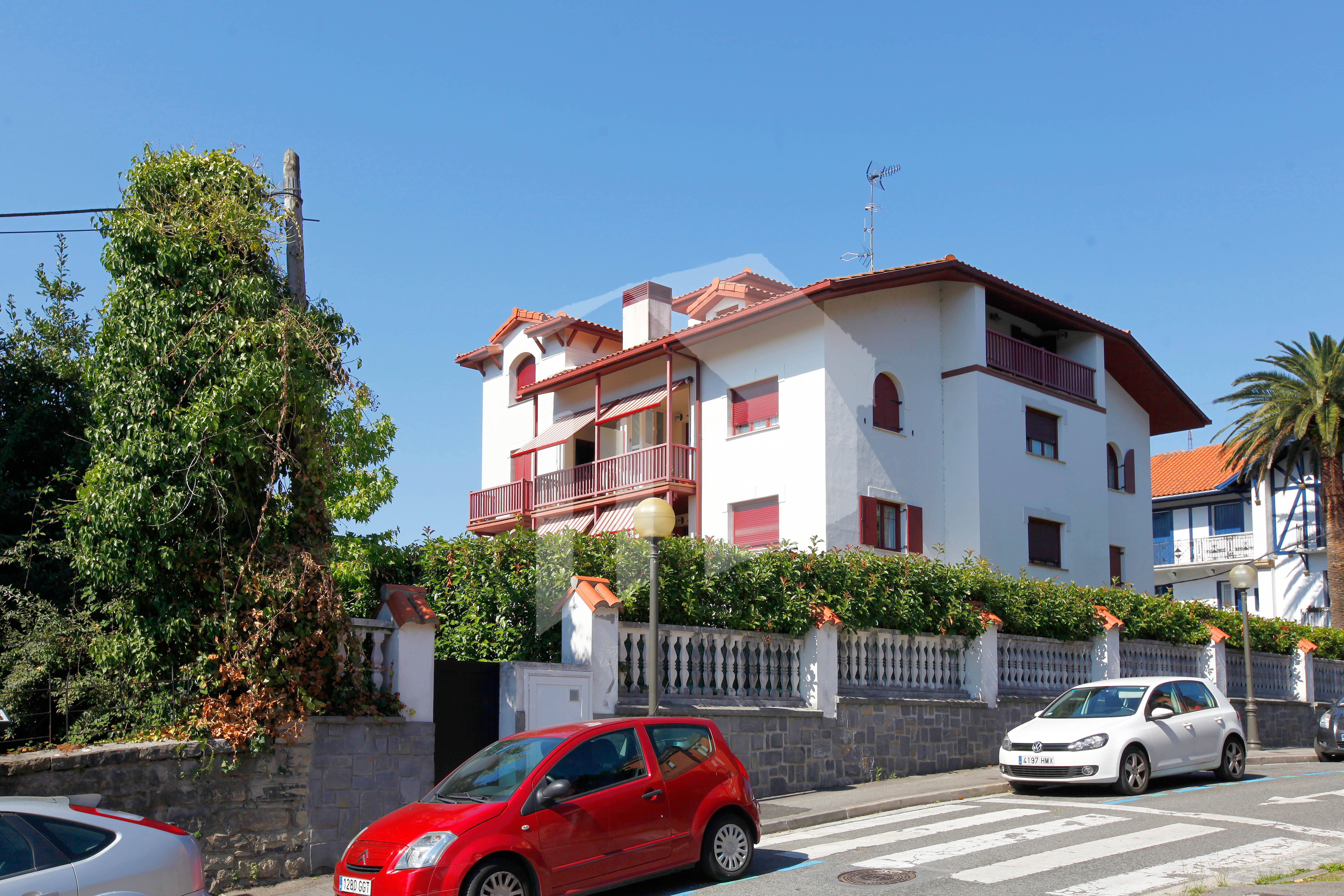 magnifica y luminosa vivienda de 96 m2 const. en 2009, orientada a tr...