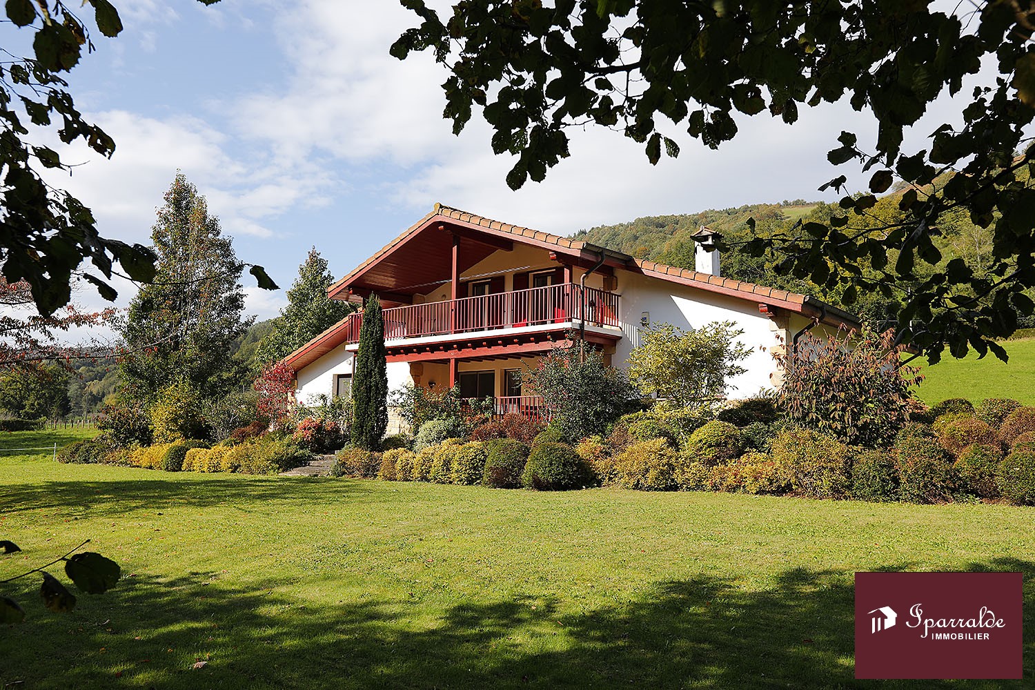 Preciosa villa unifamiliar de 231m2 en Bera, a 13km de la costa y en ...