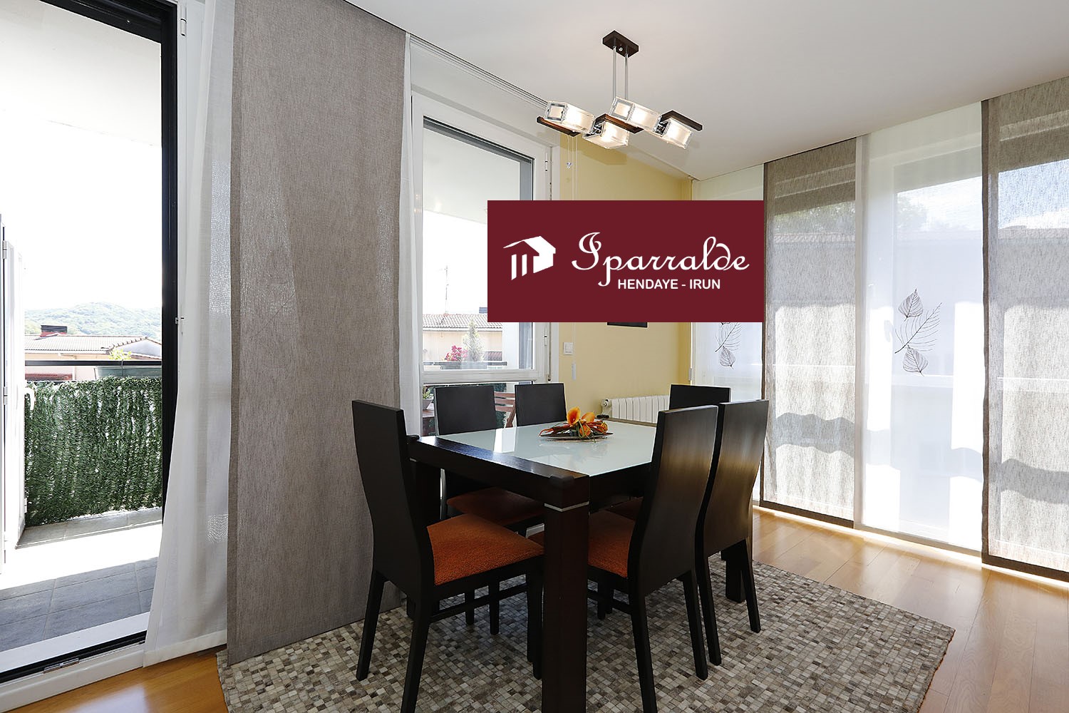 Precioso y soleado piso de 105 m2, en barrio de Lapice,en edificio co...