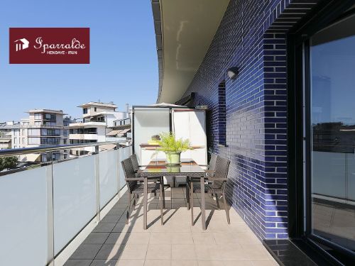 Dúplex de 3 habitaciones en ultima planta, con Terraza de 20 m2.