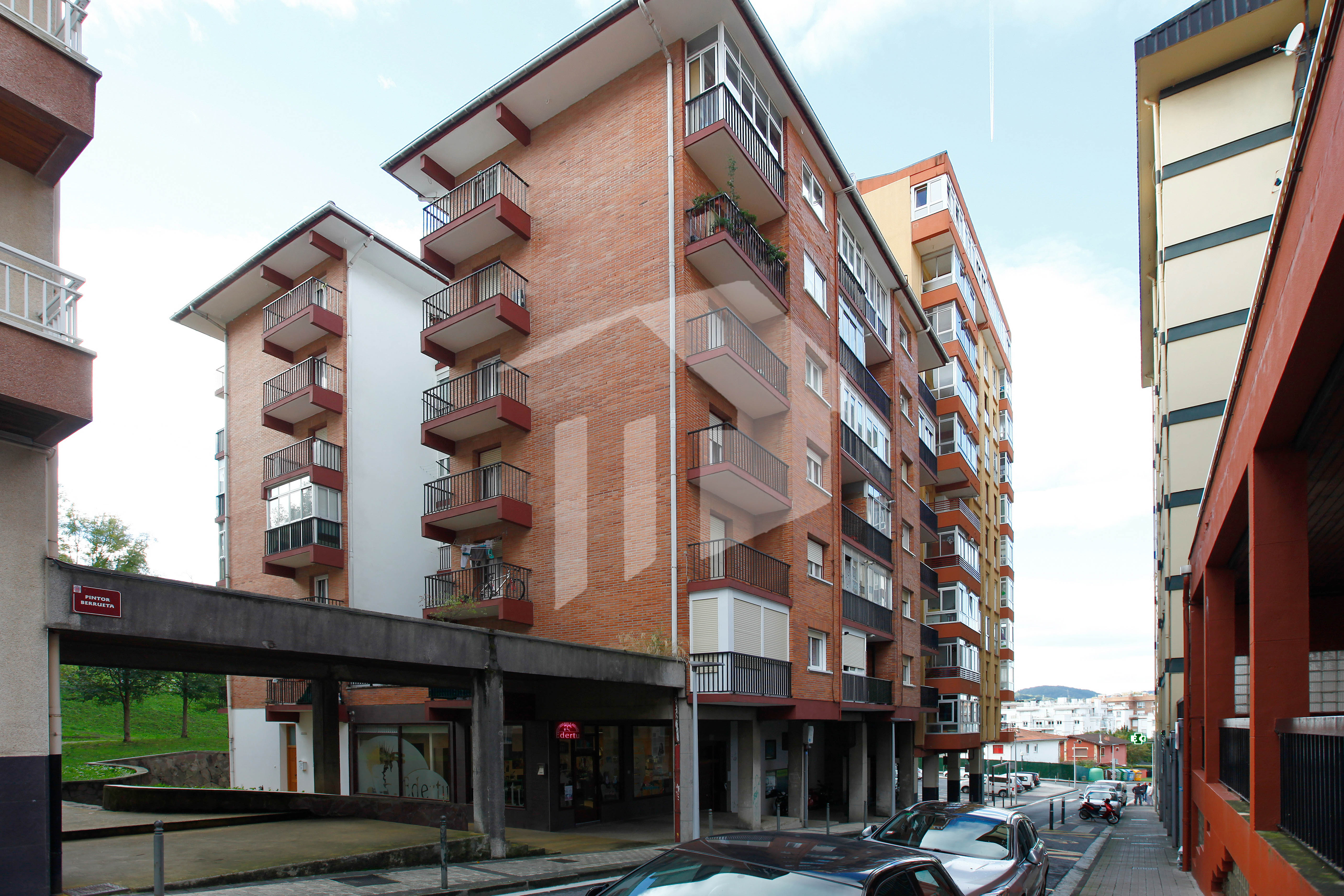 Bonito piso de 72 m2, compuesto de cocina equipada,  tres habitacione...