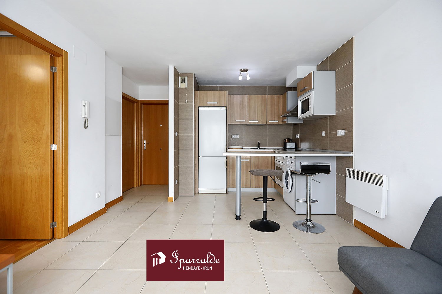 Piso de una habitación con garaje cerrado