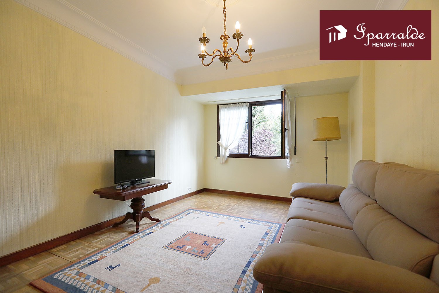 Piso de 70 m2 en zona céntrica de Irún. Ascensor.